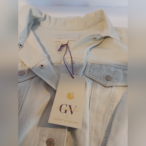 Gloria Vanderbilt x Christian Siriano Light Wash Denim Jacket 14 - Picture 5 of 9